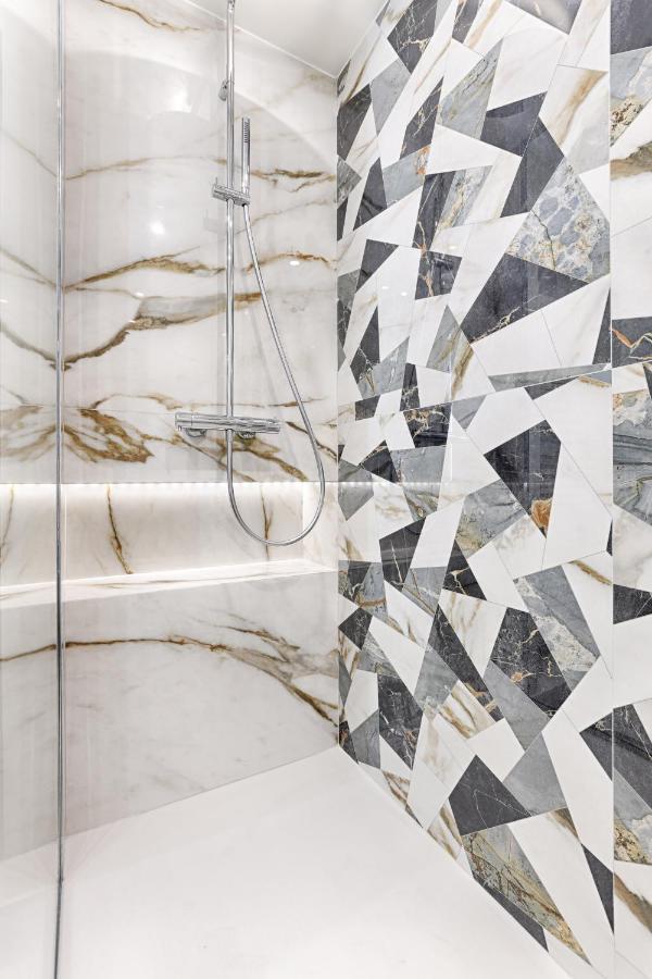 Unique Luxury Parisian flat 2BR/6P -Champs Elysées Esterno foto