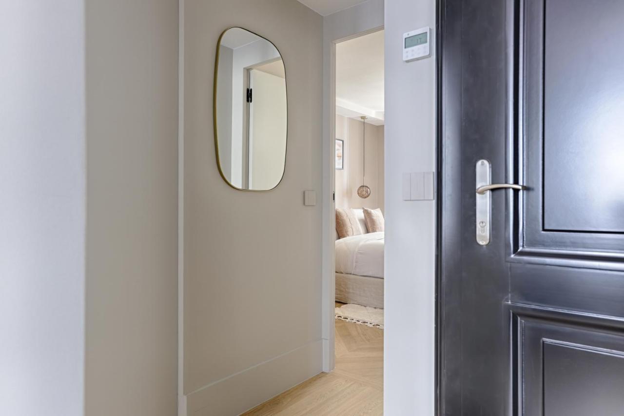Unique Luxury Parisian flat 2BR/6P -Champs Elysées Esterno foto