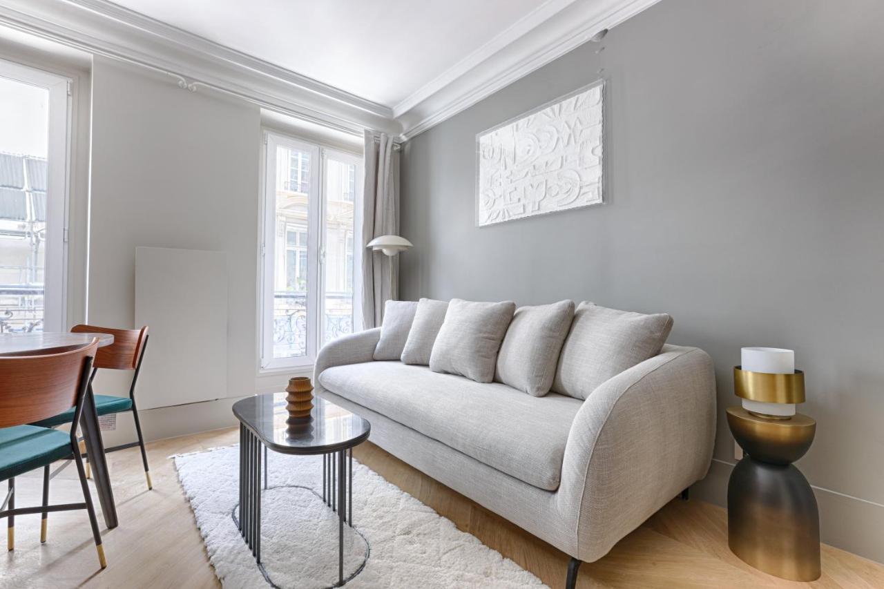 Unique Luxury Parisian flat 2BR/6P -Champs Elysées Esterno foto