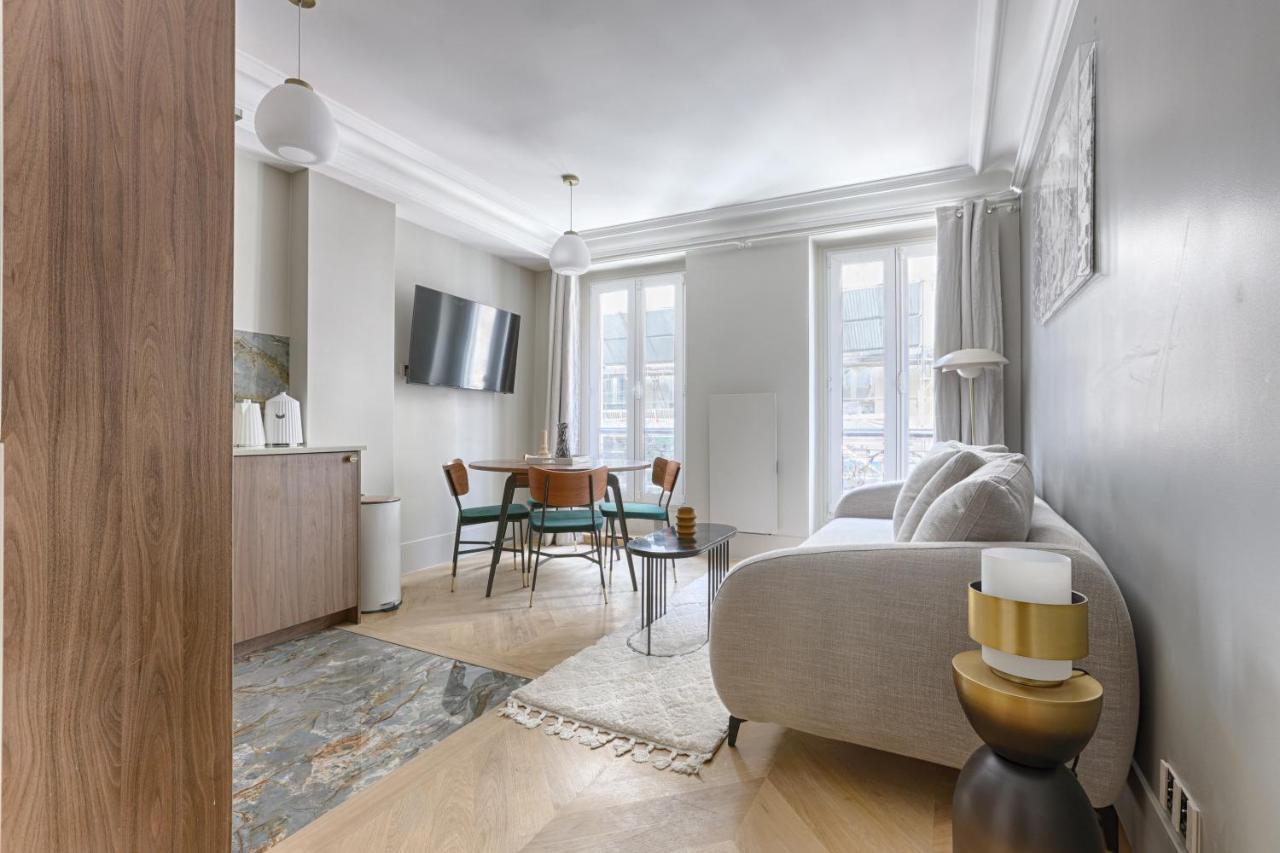 Unique Luxury Parisian flat 2BR/6P -Champs Elysées Esterno foto
