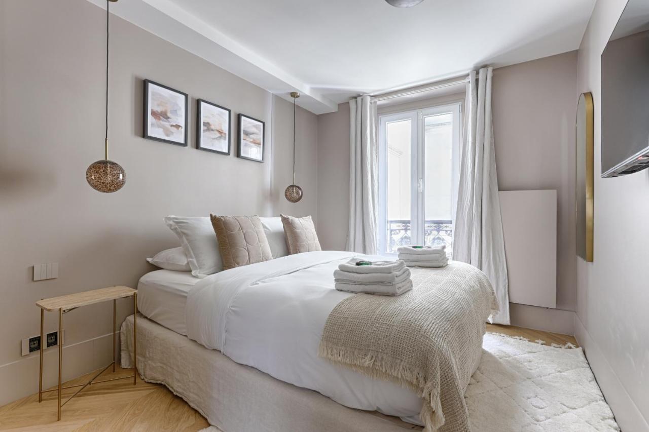 Unique Luxury Parisian flat 2BR/6P -Champs Elysées Esterno foto